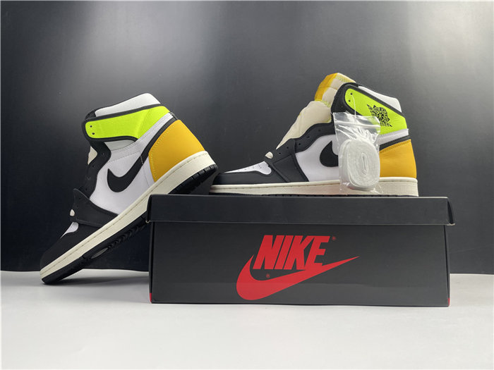 Jordan1 White Black Volt University Gold 555088-118