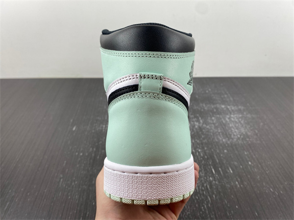 Jordan 1 Retro High Igloo  861428-100