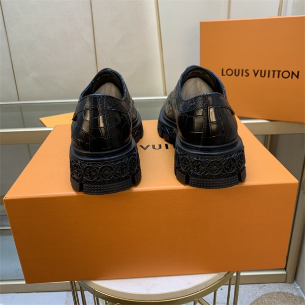 Lv Loafer 001