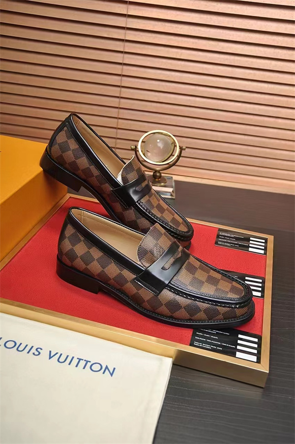 Lv Loafer 060