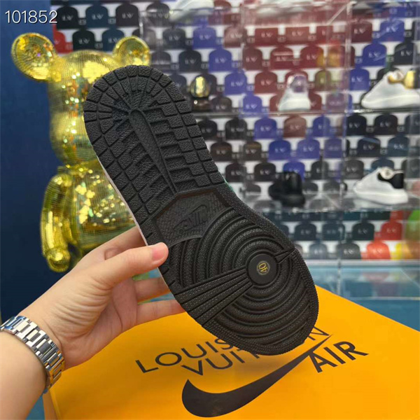 LV x OFF-WHITE x Nike Air Jordan 1