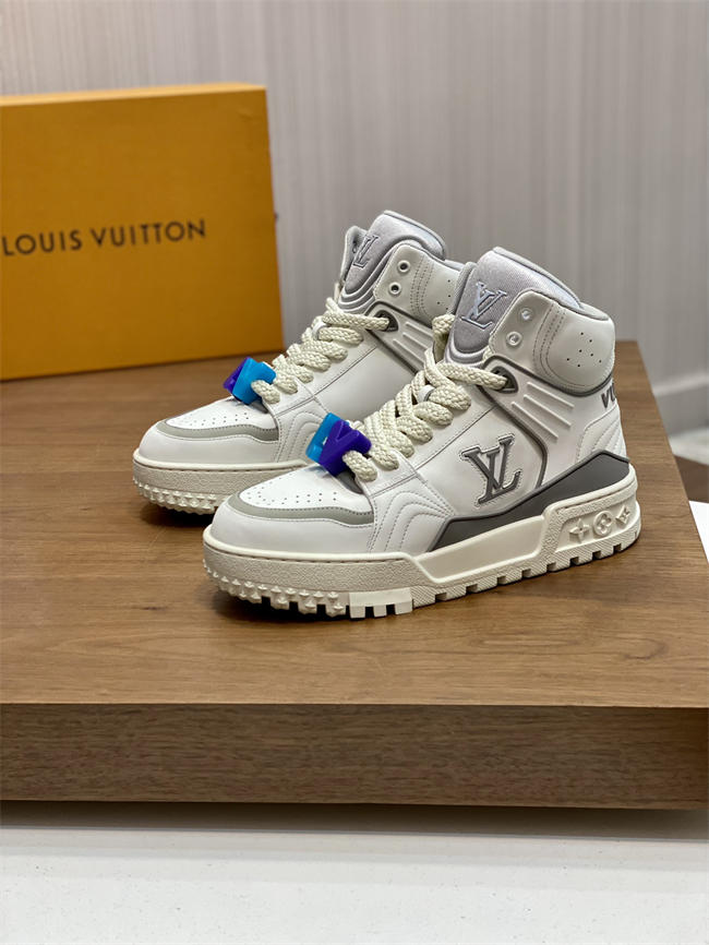 Lv Trainer Sneaker 10