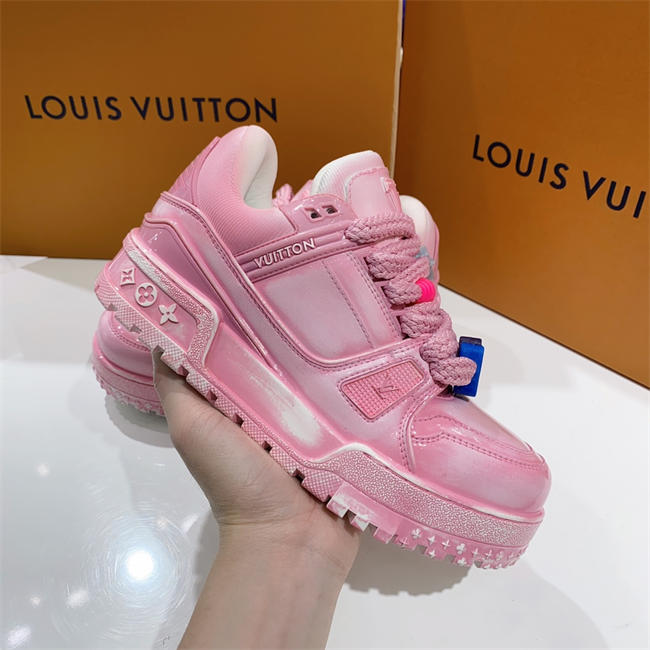 Lv Trainer Sneaker 66