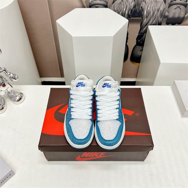 Nike Air Jordan 1 Low crystal T105