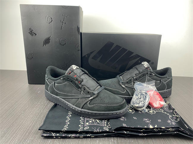Travis Scott x Air Jordan 1 Low OG DM7866-001