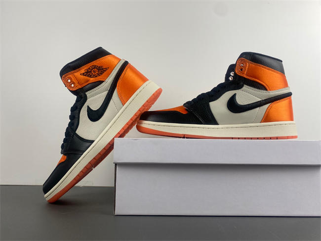 Jordan 1 Retro High OG Satin Shattered Backboard AV3725-010