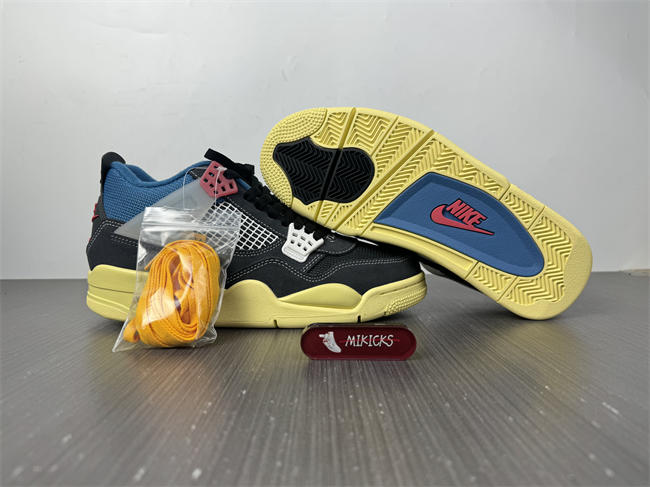 Jordan 4 Retro Union Off Noir DC9533-001
