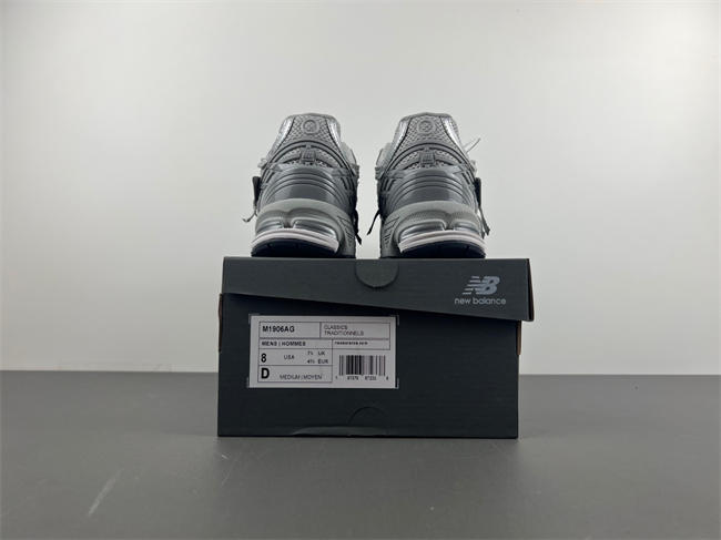 New Balance Concrete Silver Metallic  M1906AG
